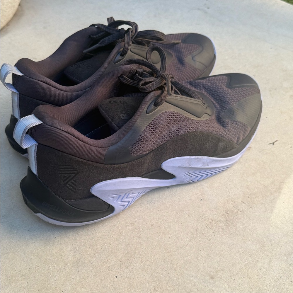 Rad one v2 rare color men’s 11 like new